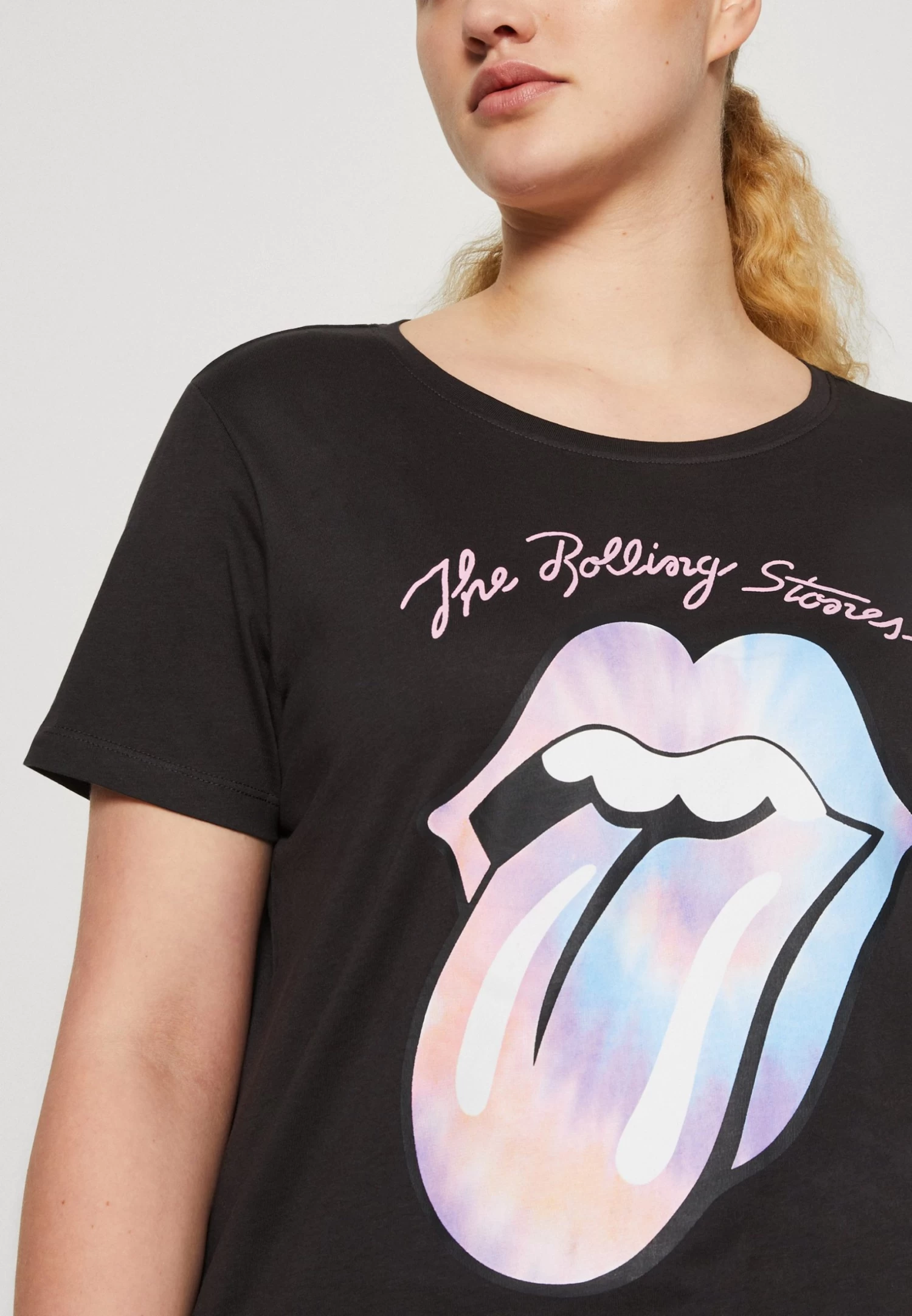 ONLY CARMAKOMA Carstones Tee - Print T-Shirt - Black 6 ONLY CARMAKOMA Carstones Tee - Print T-Shirt - Black - Image 6