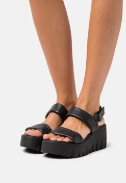 Tamaris Online Exclusive - Platform Sandals - Black