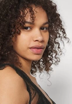 Hunkemöller Cheyenna Bralette - Triangle Bra - Black -Ladies Clothing Shop 495e5f61f9da488c9e2f81d341006fda