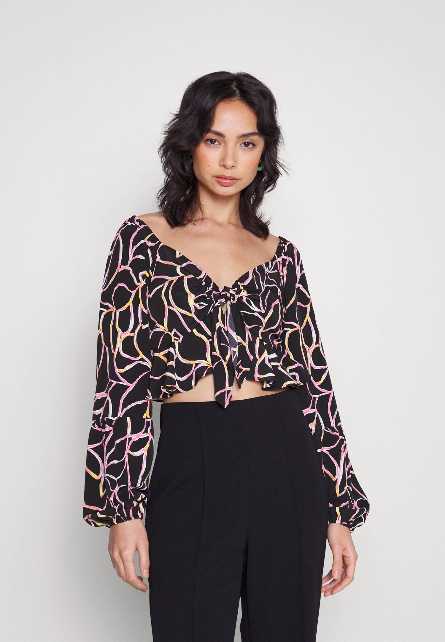 Vero Moda Petite Vmnya Catch - Blouse - Black/Nina 1 Vero Moda Petite Vmnya Catch - Blouse - Black/Nina