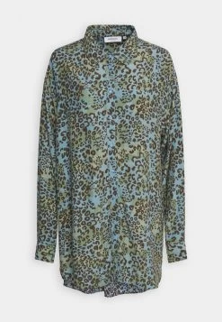 MOSS COPENHAGEN Mschkatriana Morocco - Button-Down Blouse - Tourmaline 8 MOSS COPENHAGEN Mschkatriana Morocco - Button-Down Blouse - Tourmaline -Ladies Clothing Shop 8ccb1e77e9664e7c81d3f7bd91e750ae