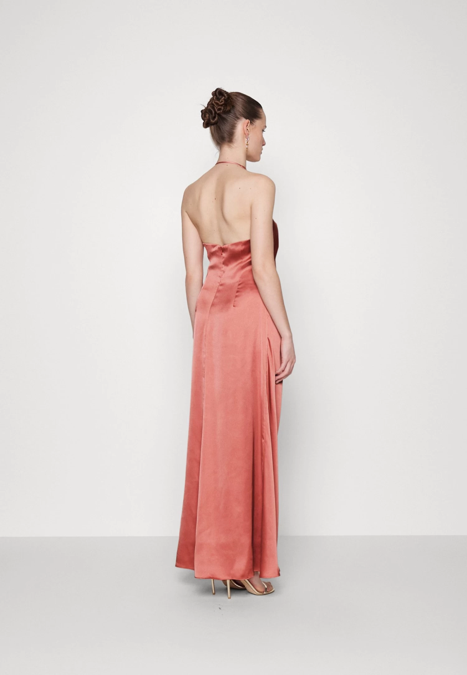 Halston Sutton Gown Wedding In Liquid- Occasion Wear - Salmon 3 Halston Sutton Gown Wedding In Liquid- Occasion Wear - Salmon - Image 3