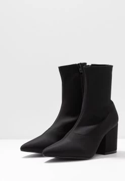 Wide Fit Kinley - Classic Ankle Boots - Black -Ladies Clothing Shop eff77cda2b024caab1d5f01c12b65213