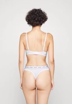 Guess Carrie - Thong 7 Guess Carrie - Thong -Ladies Clothing Shop f0059302605141d0a36f5eb2f2fdd252